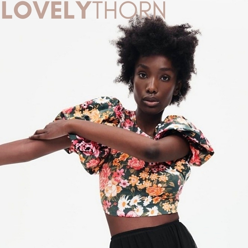 ZARA // 70's retro-chic floral print puff sleeved smocked back crop top